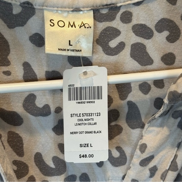 Soft Pink Leopard Print Button-Up Shirt - Picture 4 of 4